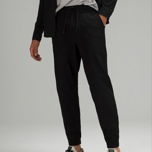 NWT Lululemon Ventlight ABC Jogger SZ. Large